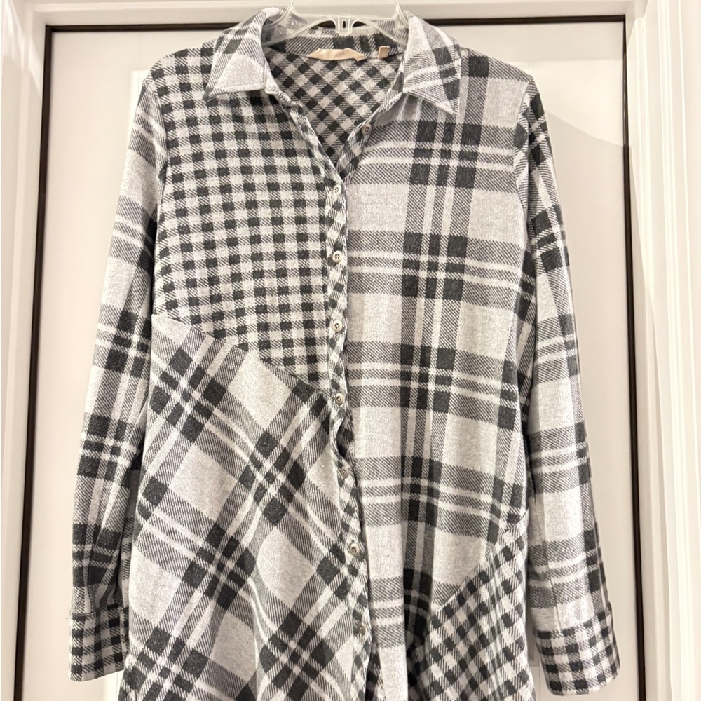 Soft Surroundings Gray Plaid Button-Up Shirt/Tunic